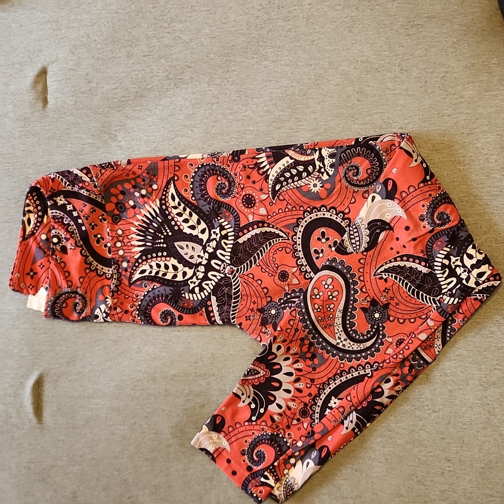 LuLaRoe os paisley leggings